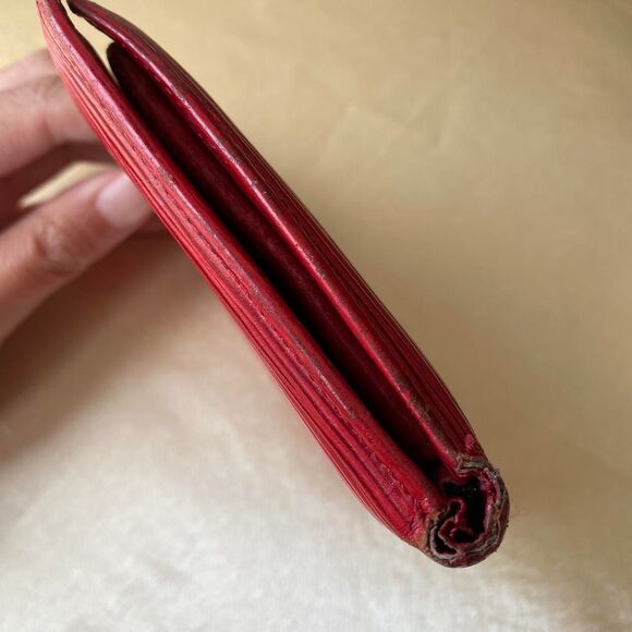 Authentic Louis Vuitton Red Epic Bifold Wallet - Picture 7 of 8
